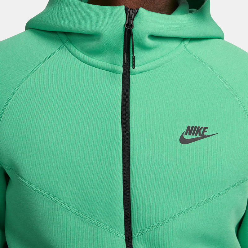 Conjunto Nike Sportswear Tech Fleece Light Green