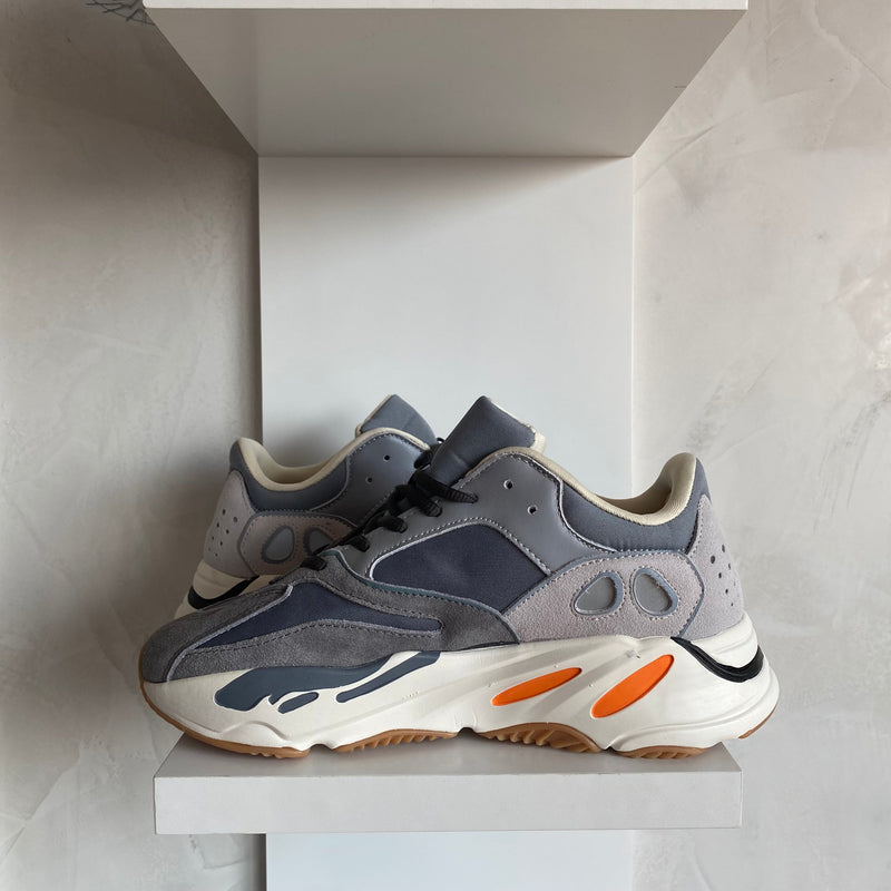 Adidas Yeezy Boost 700 Magnet (Pronta Entrega)